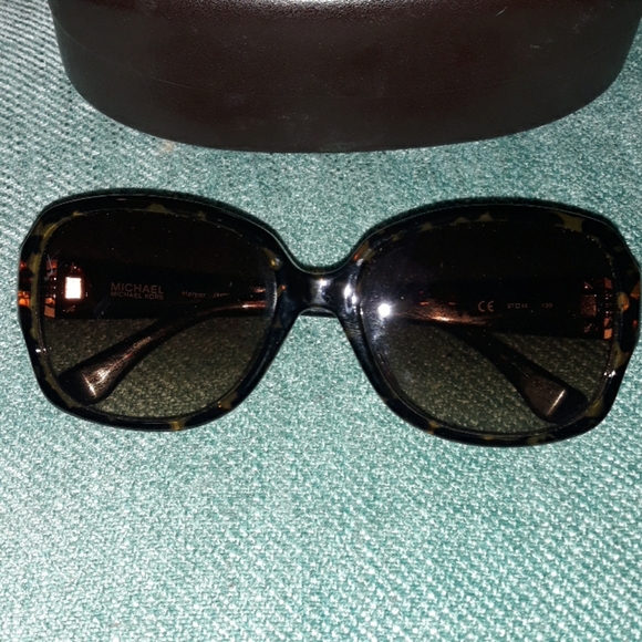 Sun glasses - Picture 6 of 8